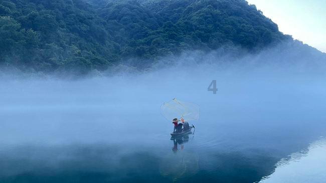 （新春走基层）浙江客流最大县级火车站为外来建设者备春运年礼